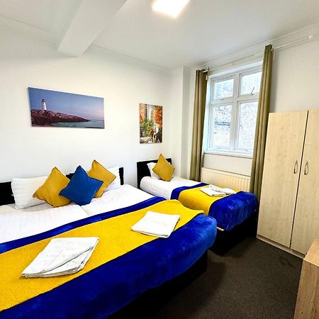 London 3 Bedrooms 3 Bathrooms Spacious House, Reception, Kitchen, Garden, Parking Luaran gambar