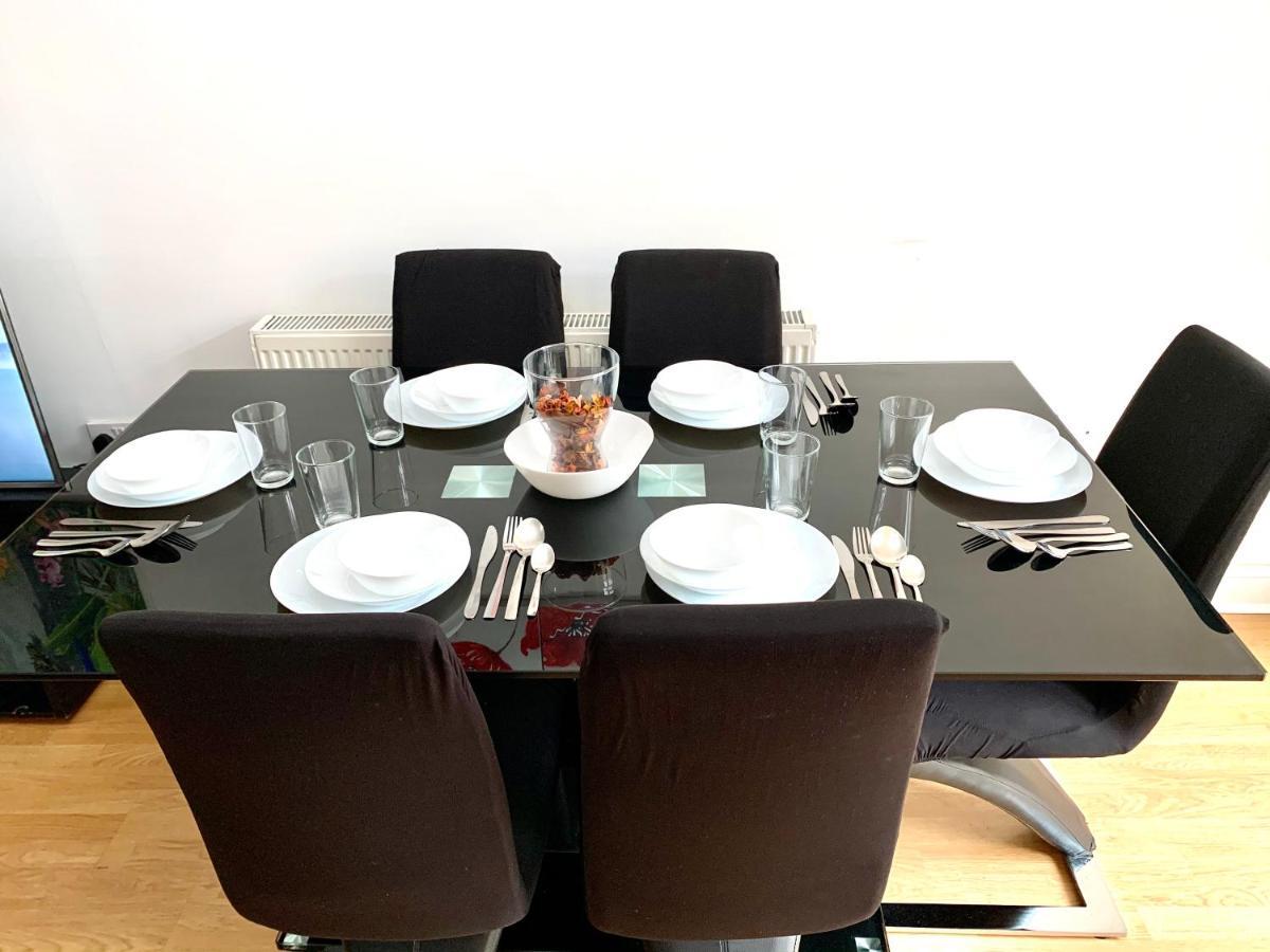 London 3 Bedrooms 3 Bathrooms Spacious House, Reception, Kitchen, Garden, Parking Luaran gambar