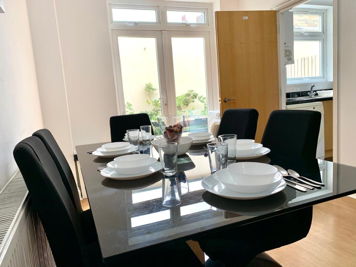 London 3 Bedrooms 3 Bathrooms Spacious House, Reception, Kitchen, Garden, Parking Luaran gambar