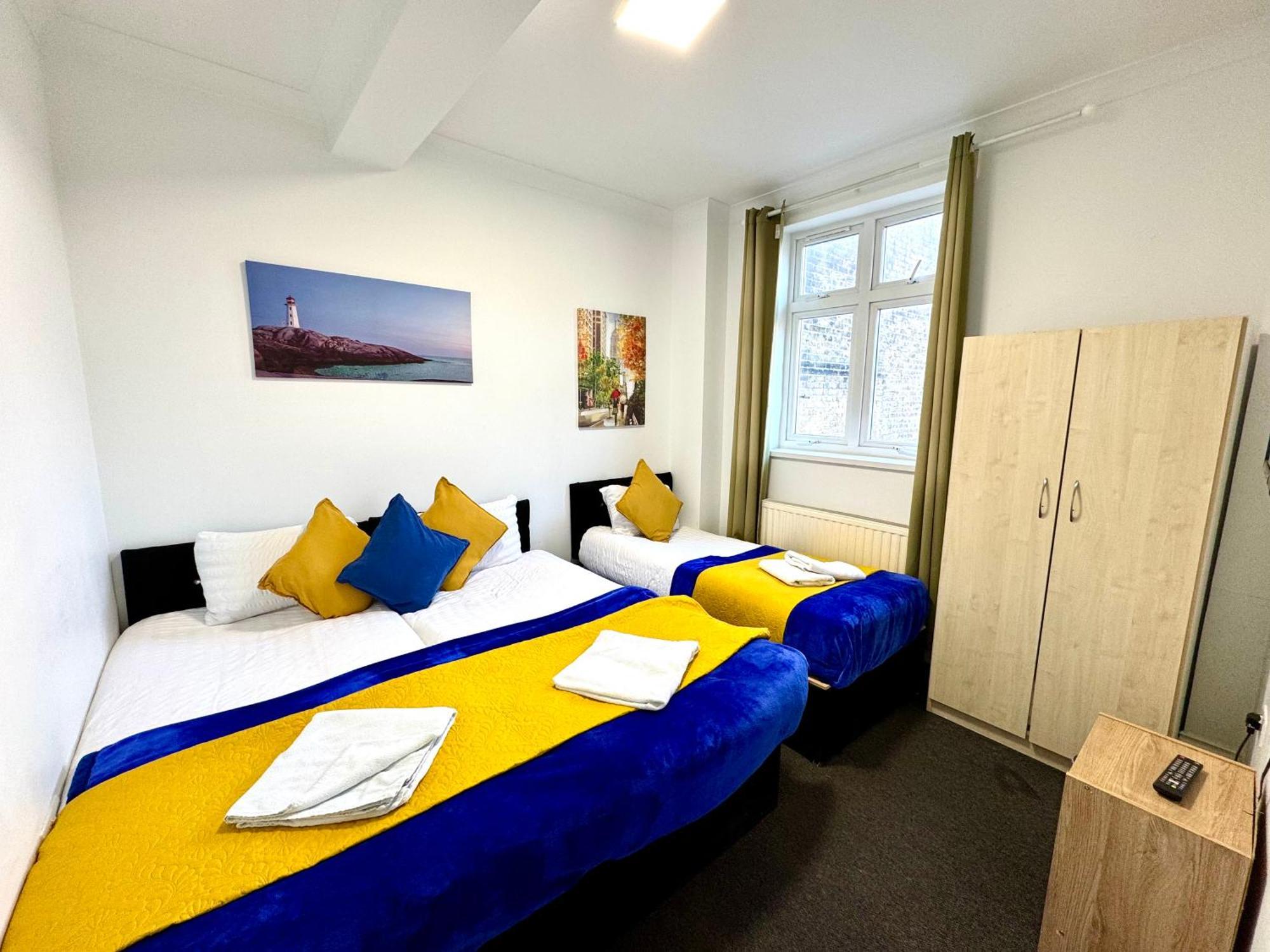 London 3 Bedrooms 3 Bathrooms Spacious House, Reception, Kitchen, Garden, Parking Luaran gambar