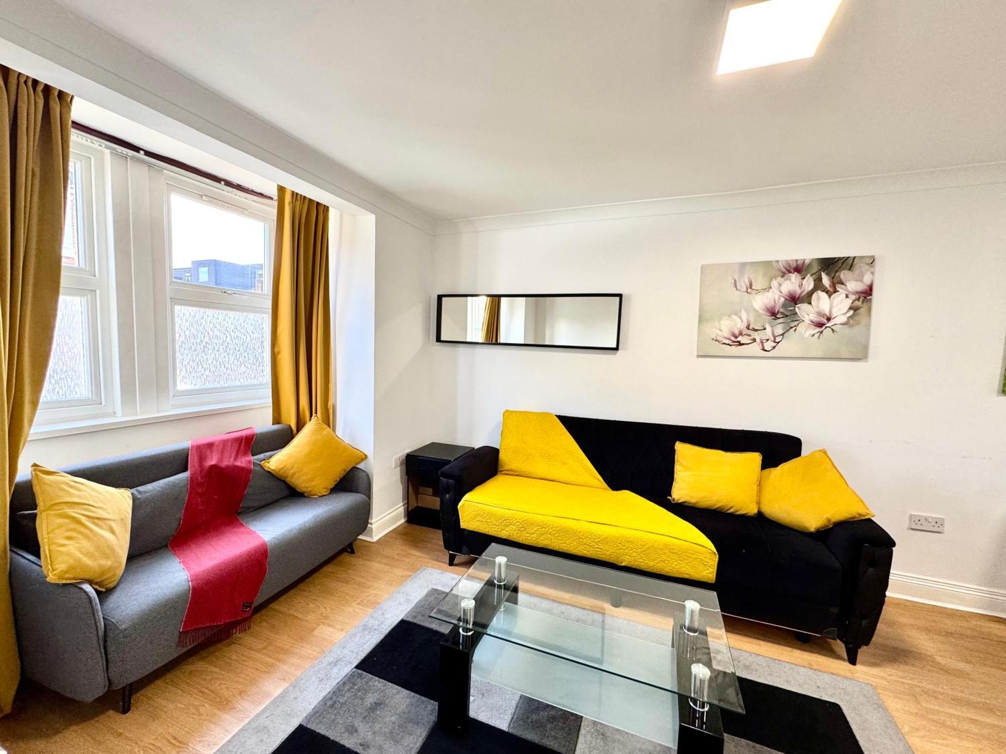 London 3 Bedrooms 3 Bathrooms Spacious House, Reception, Kitchen, Garden, Parking Luaran gambar