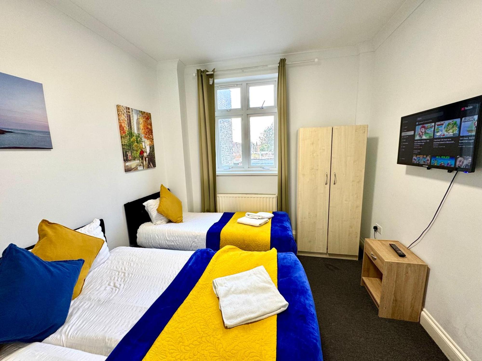 London 3 Bedrooms 3 Bathrooms Spacious House, Reception, Kitchen, Garden, Parking Luaran gambar