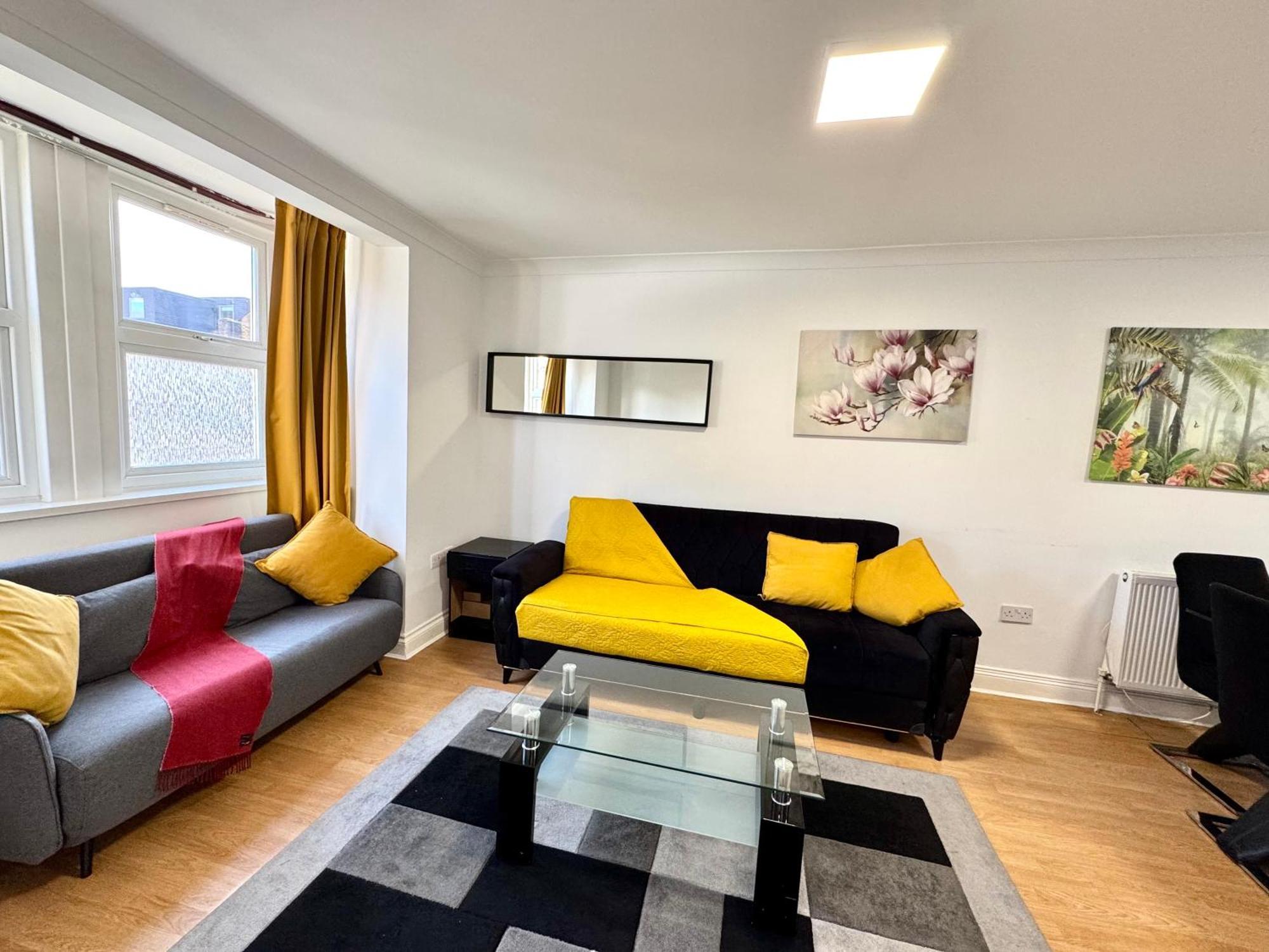 London 3 Bedrooms 3 Bathrooms Spacious House, Reception, Kitchen, Garden, Parking Luaran gambar