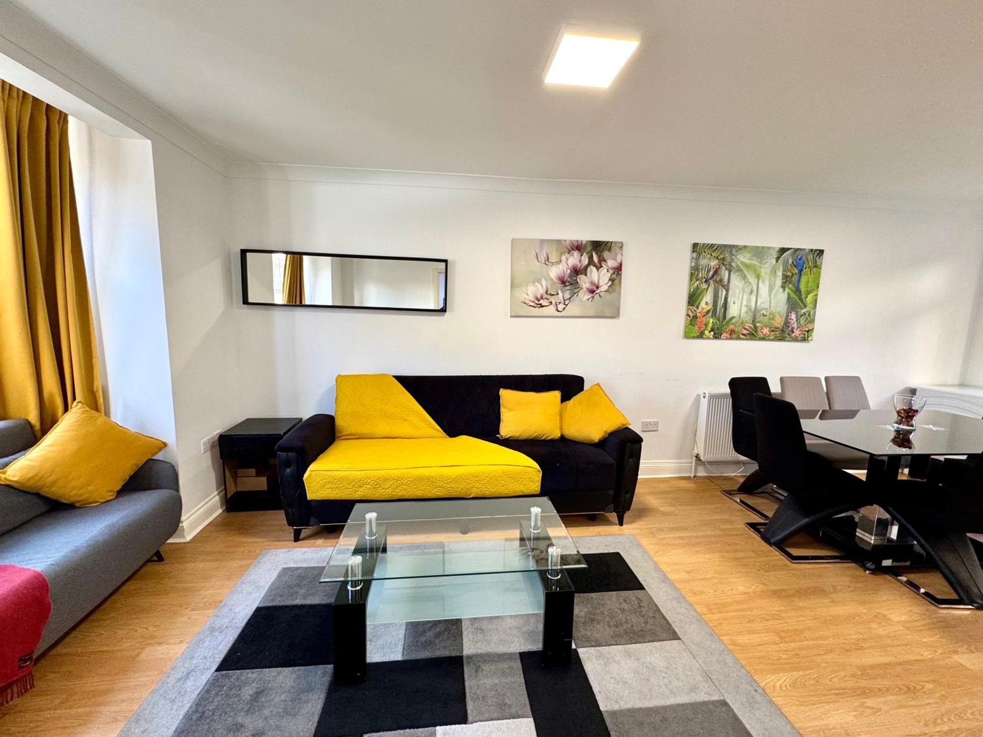 London 3 Bedrooms 3 Bathrooms Spacious House, Reception, Kitchen, Garden, Parking Luaran gambar