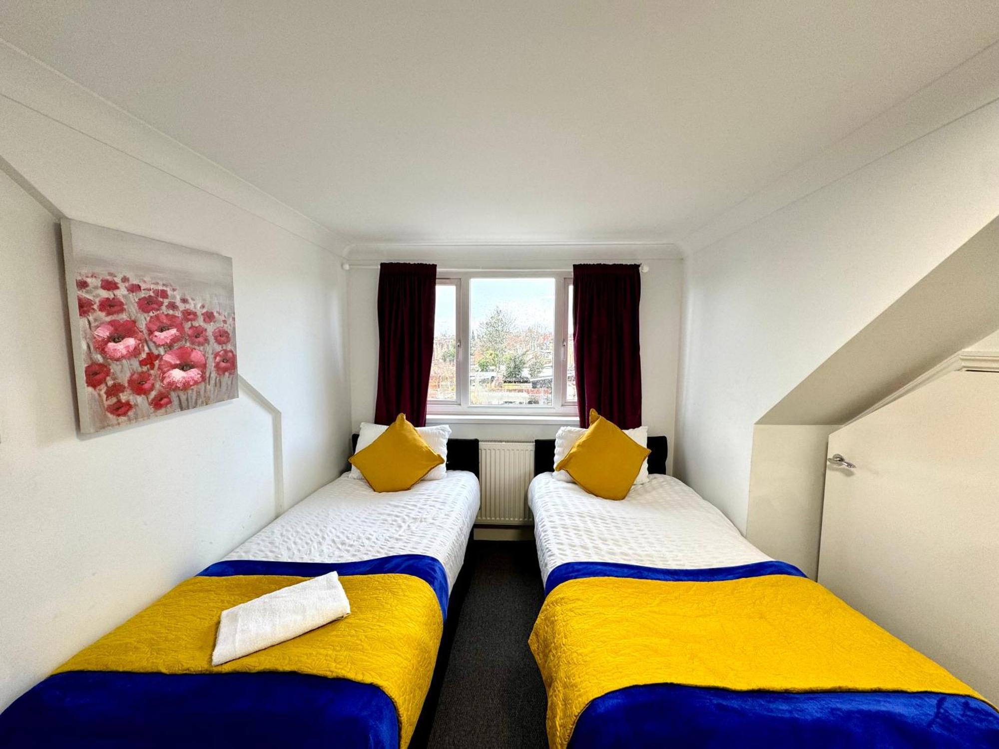 London 3 Bedrooms 3 Bathrooms Spacious House, Reception, Kitchen, Garden, Parking Luaran gambar