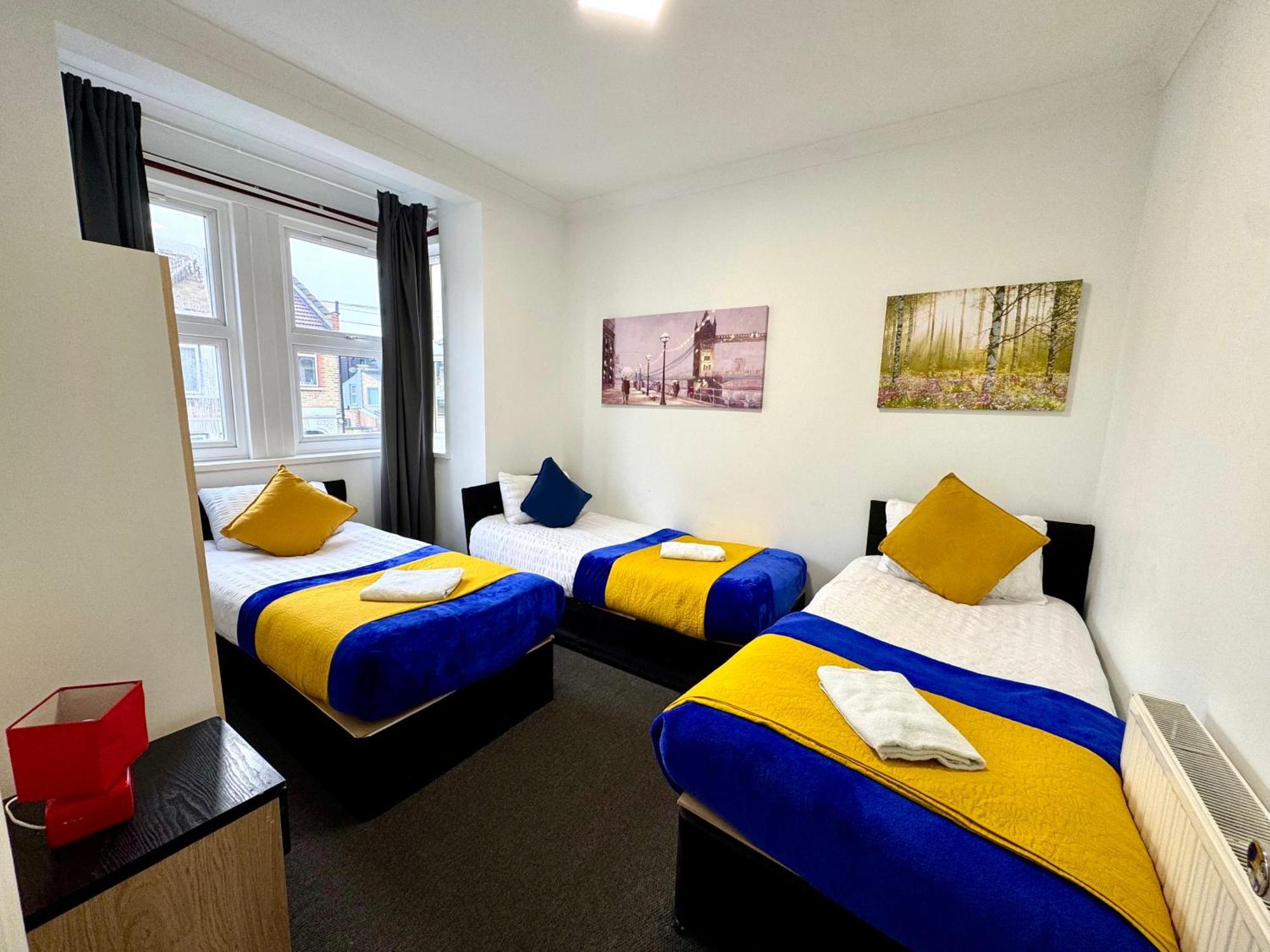 London 3 Bedrooms 3 Bathrooms Spacious House, Reception, Kitchen, Garden, Parking Luaran gambar