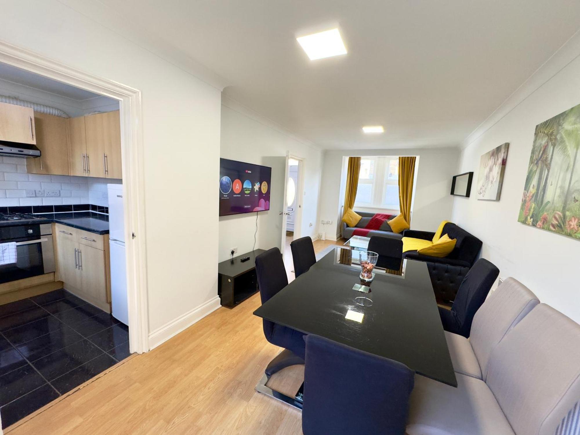 London 3 Bedrooms 3 Bathrooms Spacious House, Reception, Kitchen, Garden, Parking Luaran gambar