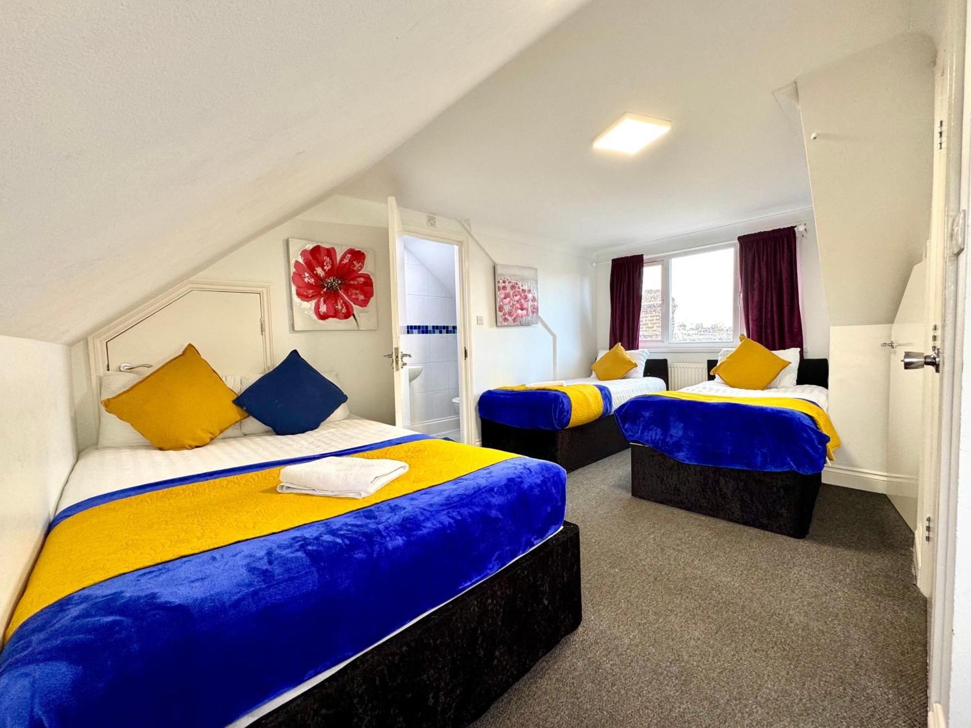 London 3 Bedrooms 3 Bathrooms Spacious House, Reception, Kitchen, Garden, Parking Luaran gambar